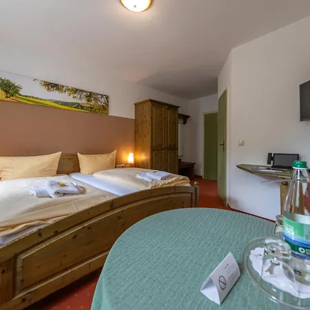 Waldgasthof & Am Sauwald * Tannenberg